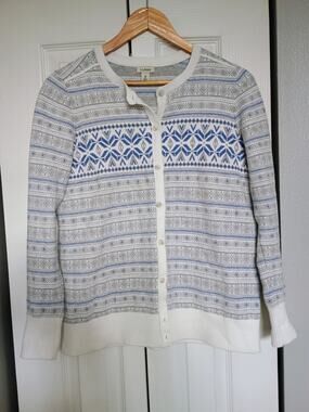 L.L. Bean Women's Fair Isle Cardigan Sweater Blue White Snowflakes quiet Luxury